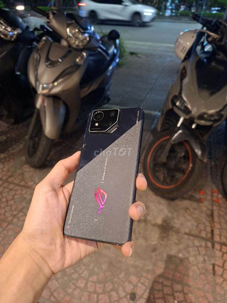 Rog phone 8 12/256 bán hoặc gl. Mua bán Điện thoại tại Quận Đống Đa Hà Nội được đăng bởi Hai Yen hình 1