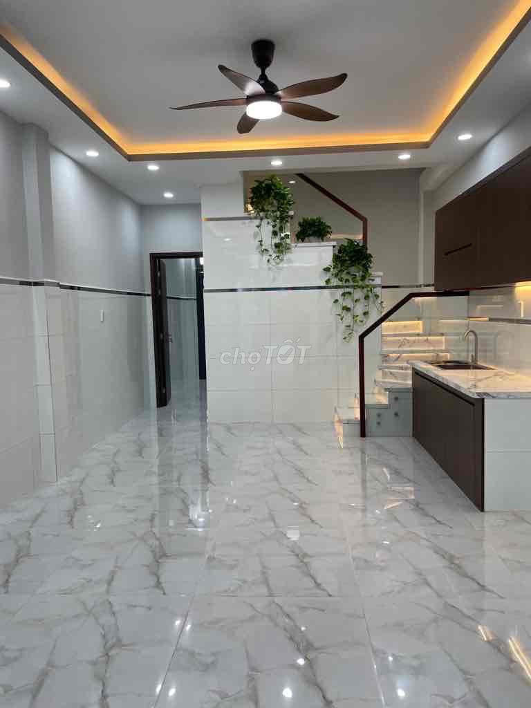 Hiếm . Lạc Long Quân Q11, 50m2 -2 Tầng Mới Tinh.Chỉ 5 Tỷ (tl)