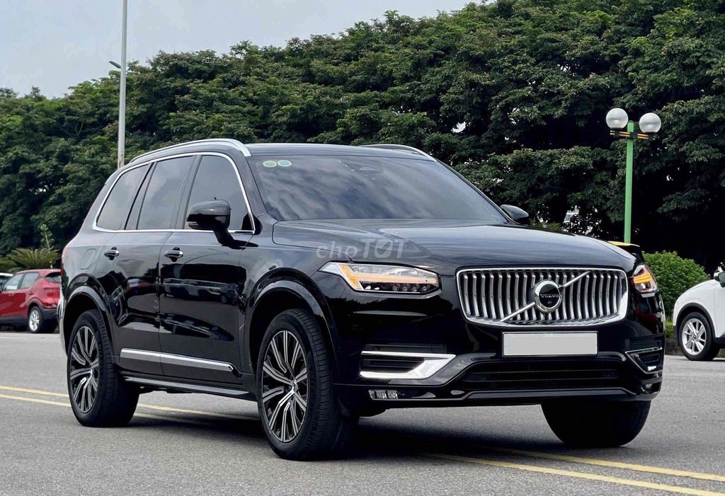Volvo XC90 ultimate B6 Awd đen/nâu dki 2024. Mua bán Ô tô tại Quận Long Biên Hà Nội được đăng bởi Trang Gala hình 2
