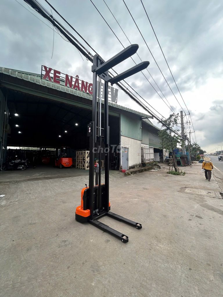 Xe nâng Stacker tải trọng 1.2T-1.5T nâng cao 3M