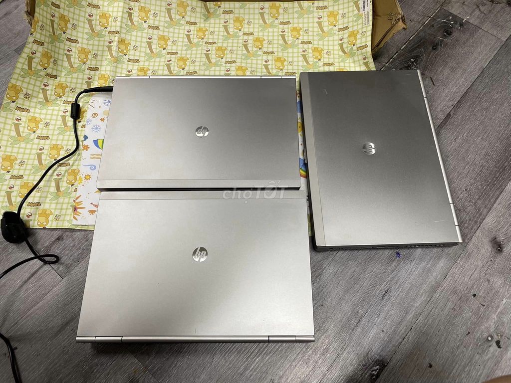 Xã vài em elitebook 8470w..i5.. 8g.. 256g..vỏ nhom