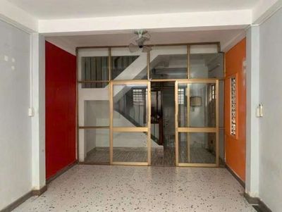 Rent · 3 bd · 42 м² · Quận 10, ул. Đường Lê Hồng Phong