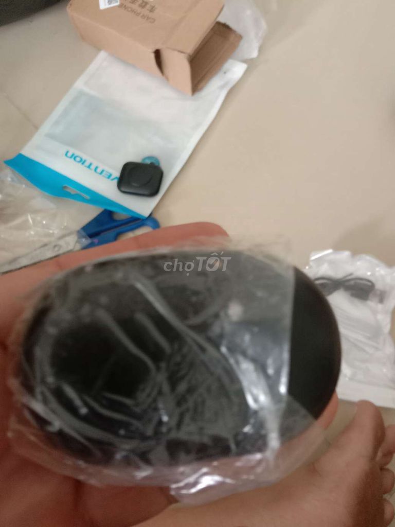 Cần thanh lý tai nghe Bluetooth ko dây bao đẹp bền