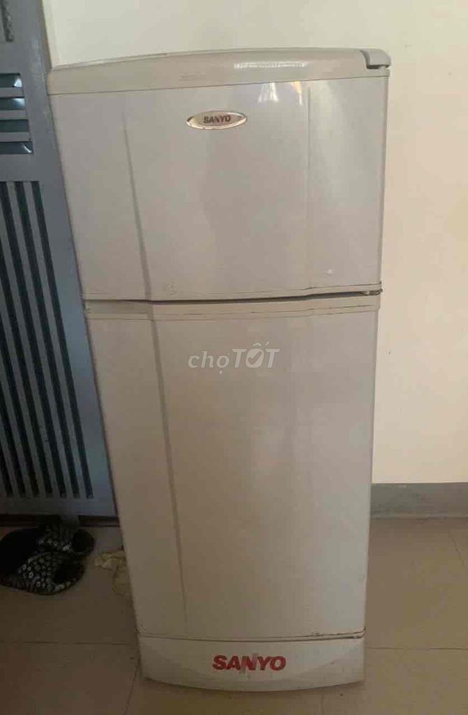 Tủ lạnh Sanyo 120 lít Trắng Sữa Trại Bò. Mua bán Tủ lạnh tại Thành phố Biên Hòa Đồng Nai được đăng bởi Siêu Thị Điện Lạnh Thanh Lý Biên Hoà hình 1