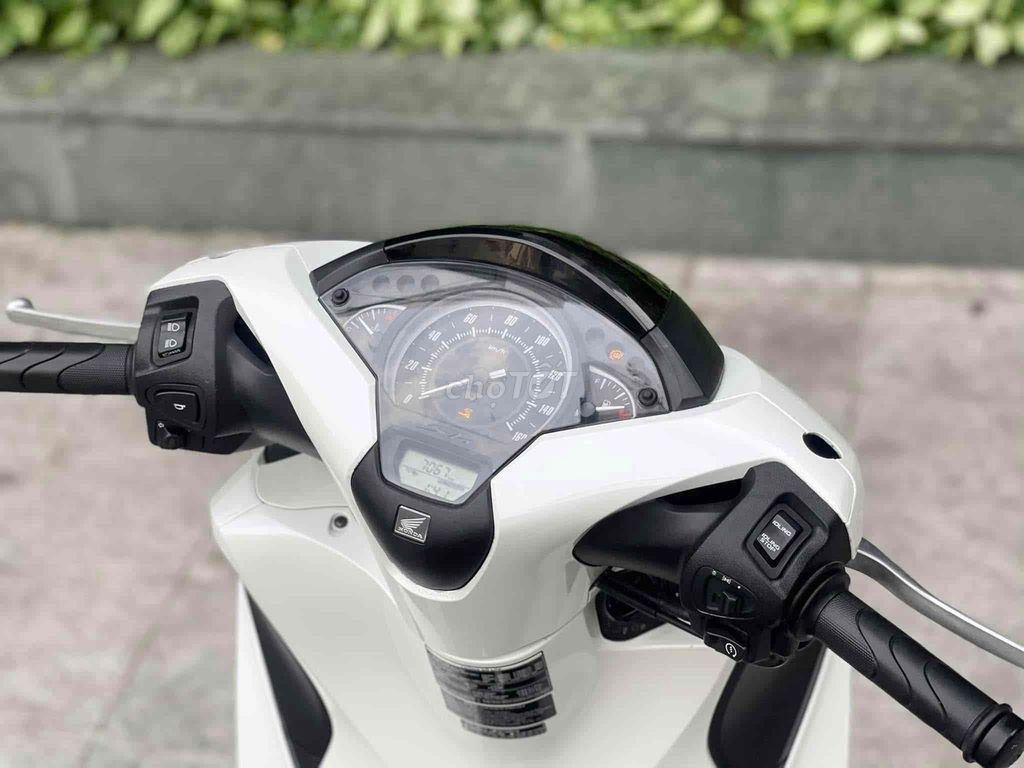 SH125 ABS 2018 siêu lướt - Trả trước 40tr nhận xe✅. Mua bán Xe máy tại Quận Tây Hồ Hà Nội được đăng bởi Nguyễn thị xuân hình 4