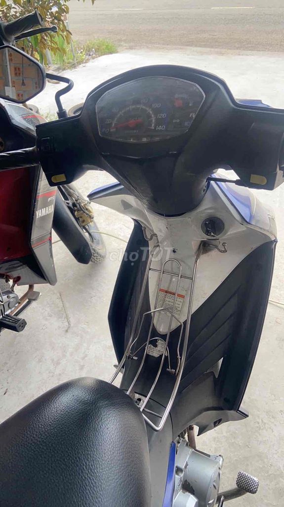 SUZUKI VIVA FI ZIN XE CHẠY CỰC NGON SIÊU CHẤT. Mua bán Xe máy tại Huyện Thống Nhất Đồng Nai được đăng bởi CHODONGNAI youtube video hình 7