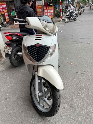 Honda SH Trắng