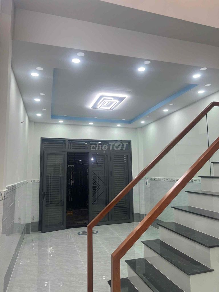 Дом в переулке C1 Pham Hung, 4x16м, антресоль, 3 спальни, 2 санузла