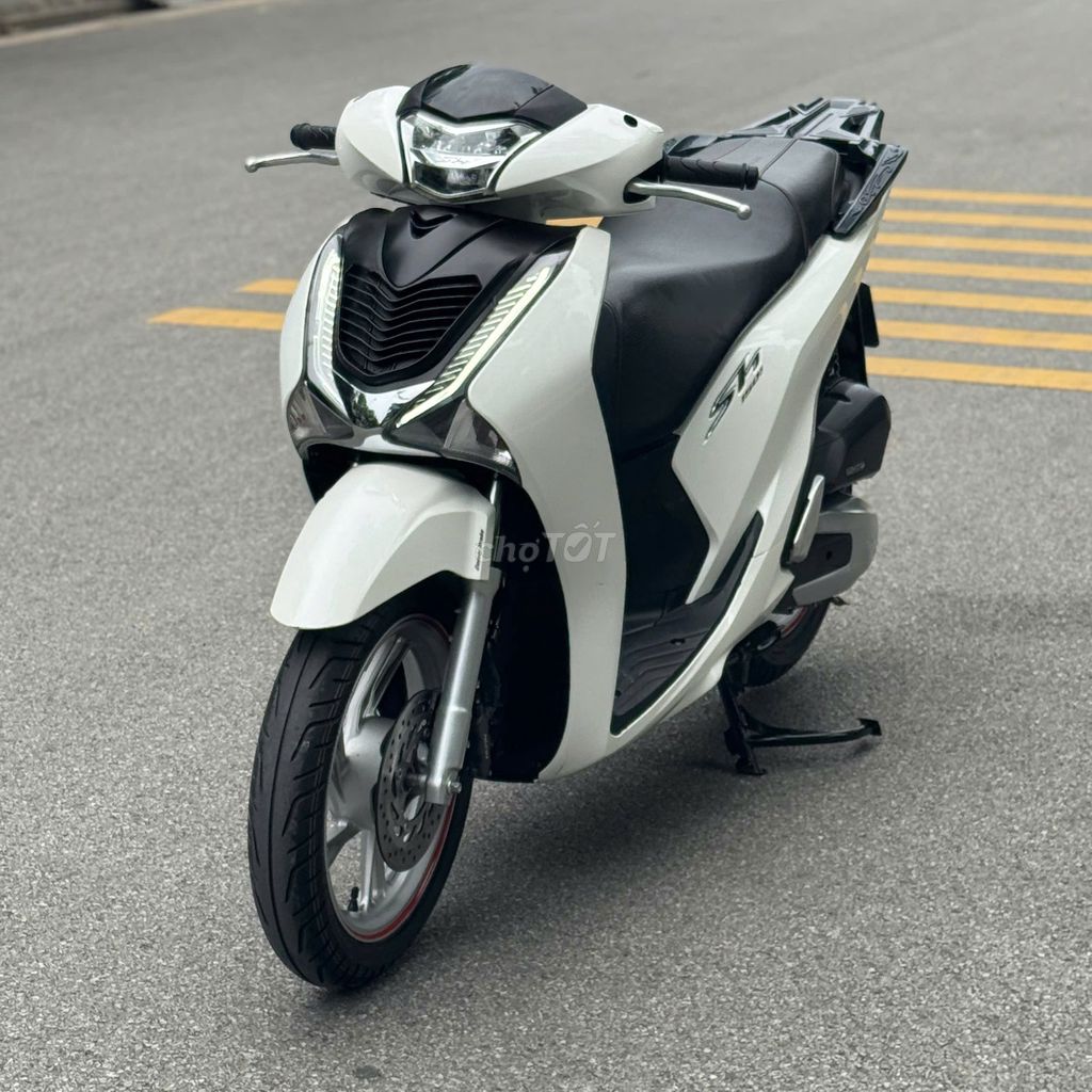 Хонда SH 150 2018 Белая Вьетнам