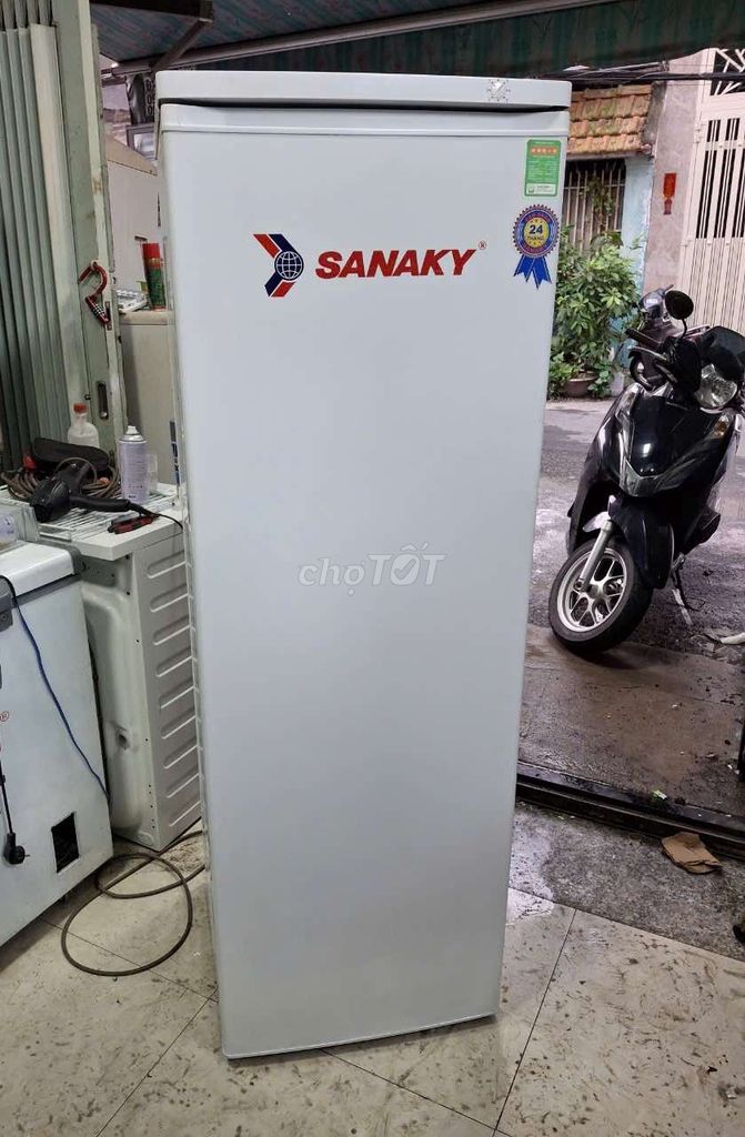 Thanh lý tủ đông đứng Sanaky 230 lít chạy tốt