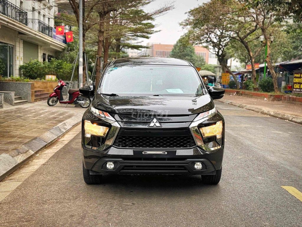 BÁN GẤP Xpander 2022 màu đen - 30000 km