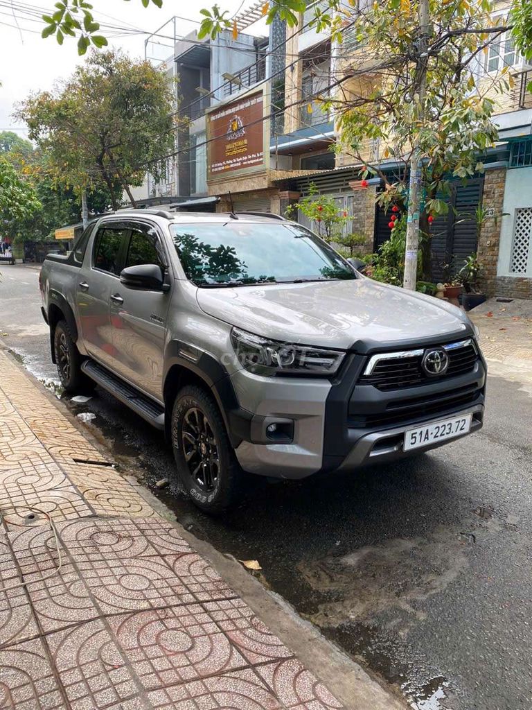 Toyota Hilux 2021 lướt- 30000 km