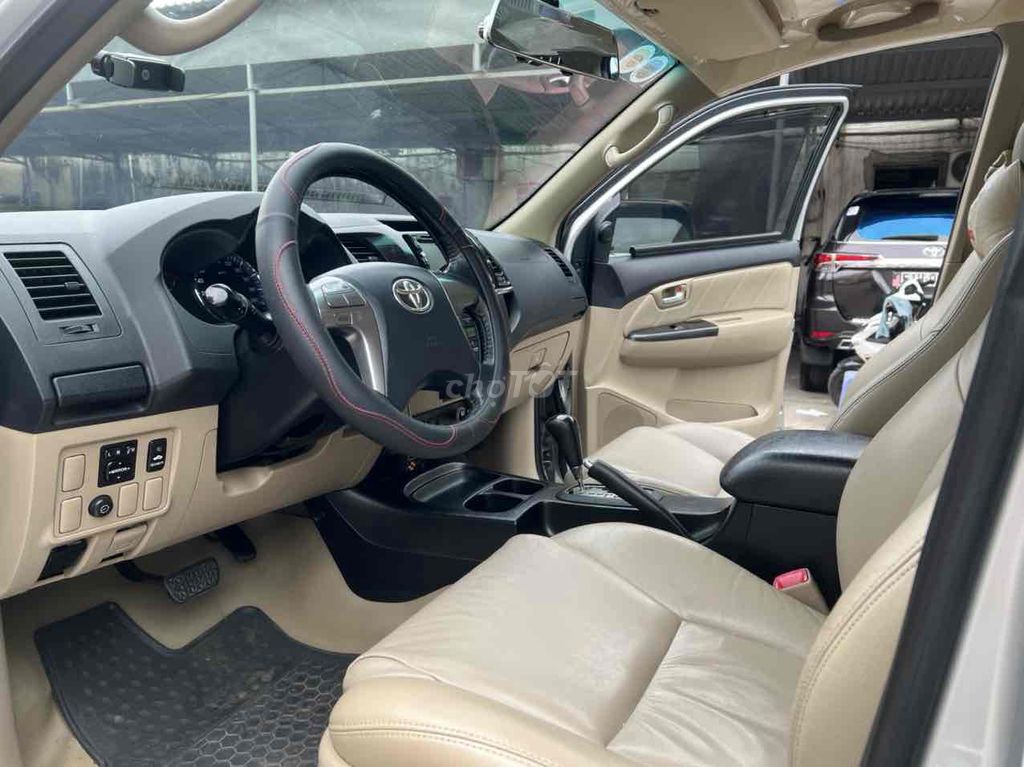 Toyota Fortuner 2015 2.7V 4x2 - 75000 km