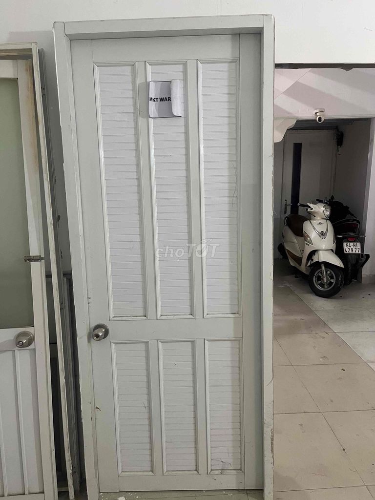 Thanh lý Cửa nhôm trắng 90x220 cm đã sử dụng. Mua bán Nội thất, đồ gia dụng khác tại Quận Bình Thạnh Tp Hồ Chí Minh được đăng bởi Viet Lai hình 1