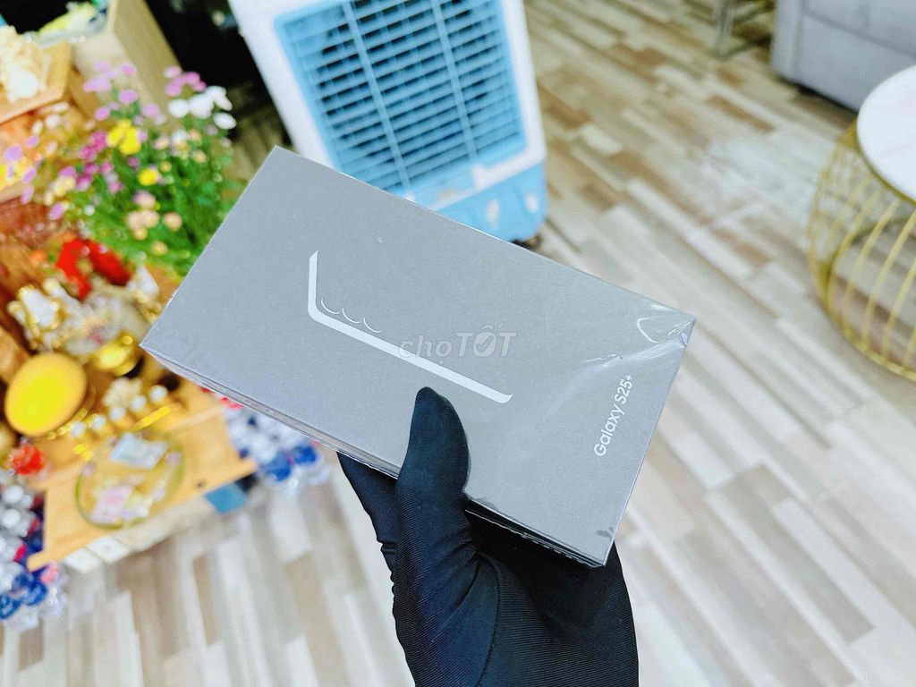 Samsung S25 Plus 256G Việt Nam màu Xám newseal 10%. Mua bán Điện thoại tại Quận Hải Châu Đà Nẵng được đăng bởi TUẤN LUXURY MOBILE ĐÀ NẴNG hình 1