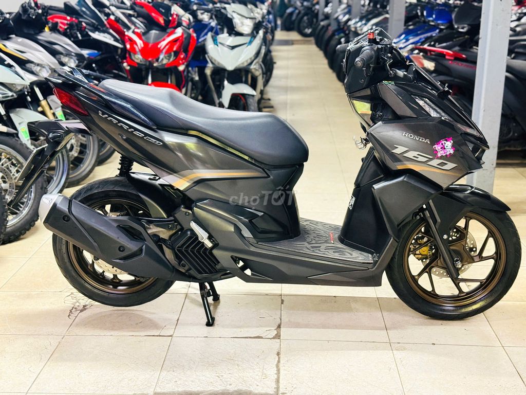 ТРЕНДОВЫЕ МОТОЦИКЛЫ - VARIO 160 ЧЁРНО-СЕРЫЙ ЦВЕТ