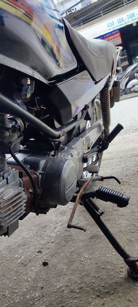 Honda Win 100 Đen 243 km. Mua bán Xe máy tại Huyện Bình Chánh Tp Hồ Chí Minh được đăng bởi Hùng đặng hình 2