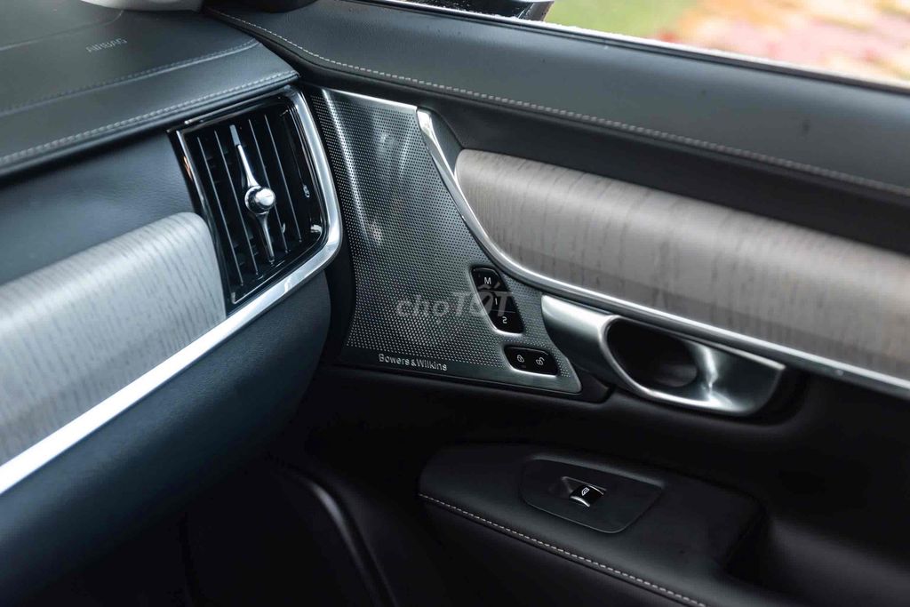 LONG ANH AUTO về VOLVO S90 T8 2024. Mua bán Ô tô tại Quận 7 Tp Hồ Chí Minh được đăng bởi LongAnh AuTo  hình 14