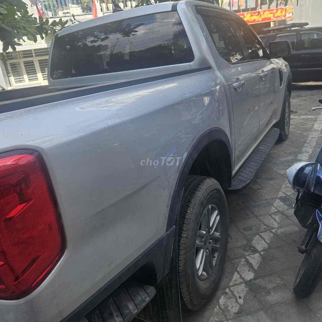 Ford Ranger XLS 4x2AT 2024 Серебристый 39 000 км
