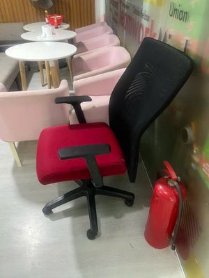THANH LÝ BÀN GHẾ VĂN PHÒNG. Mua bán Đồ dùng văn phòng tại Quận 1 Tp Hồ Chí Minh được đăng bởi Trần tố uyên