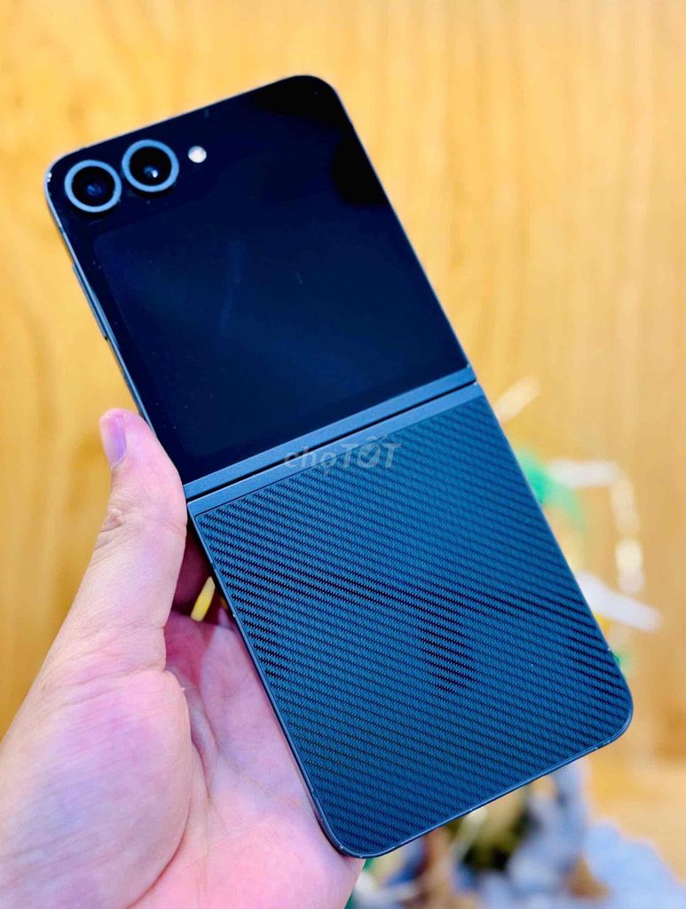Samsung Z Flip6 256GB Carbon BH Care+ 7/2026. Mua bán Điện thoại tại Quận 10 Tp Hồ Chí Minh được đăng bởi Trần Như Ngọc hình 1