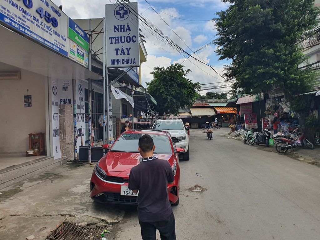 Cho thuê mặt bằng kinh doanh gần chợ , khu công nghiệp sầm uất.