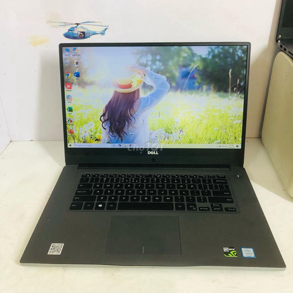 Dell 7572 Intel Core i5-8250U, 8GB, 256GB, VGA 4GB