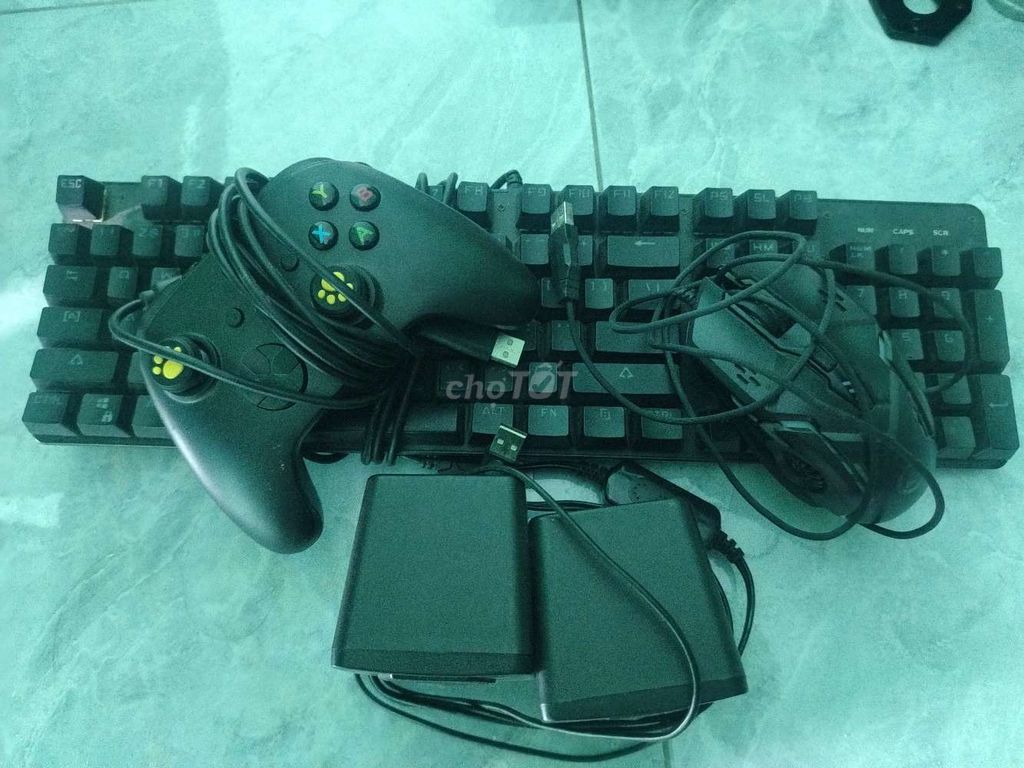 Bộ phụ kiện chơi game Đen nhiều thiết bị. Mua bán Thiết bị chơi game tại Thành phố Thuận An Bình Dương được đăng bởi Vinh Con hình 1
