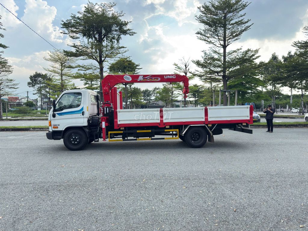 Xe Tải Hyundai Mighty W11SL Cẩu Unic 3T, Thùng 5 m. Mua bán Xe tải, xe ben tại Thành phố Thuận An Bình Dương được đăng bởi Ngọc Minh hình 5