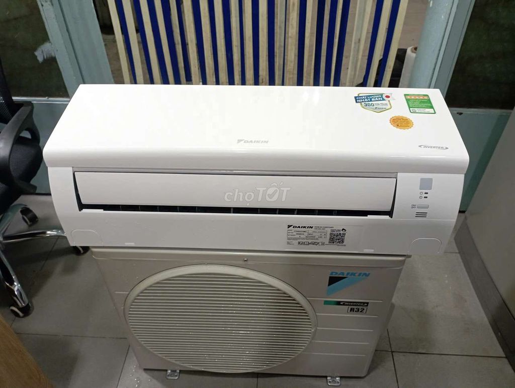 Máy lạnh Daikin 1.5hp FTKB35 date 5/2024 inverter