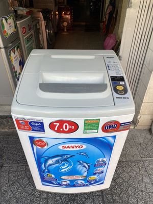 Máy giặt Sanyo 7 kg, tiết kiệm điện nước