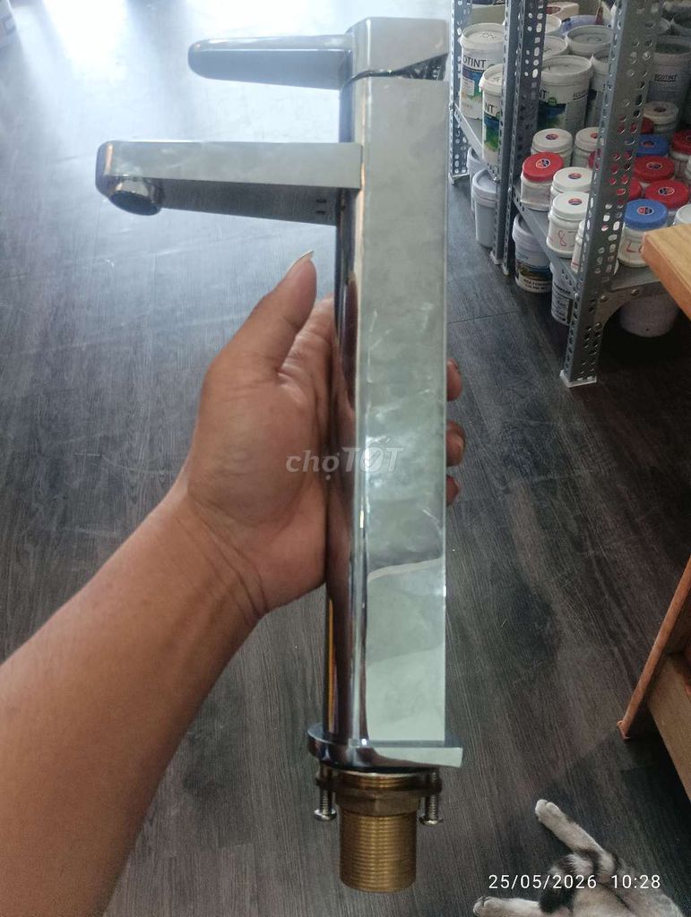 Vòi nước kim loại bạc. Mua bán Thiết bị vệ sinh, nhà tắm tại Thành phố Buôn Ma Thuột Đắk Lắk được đăng bởi Tuấn hình 1