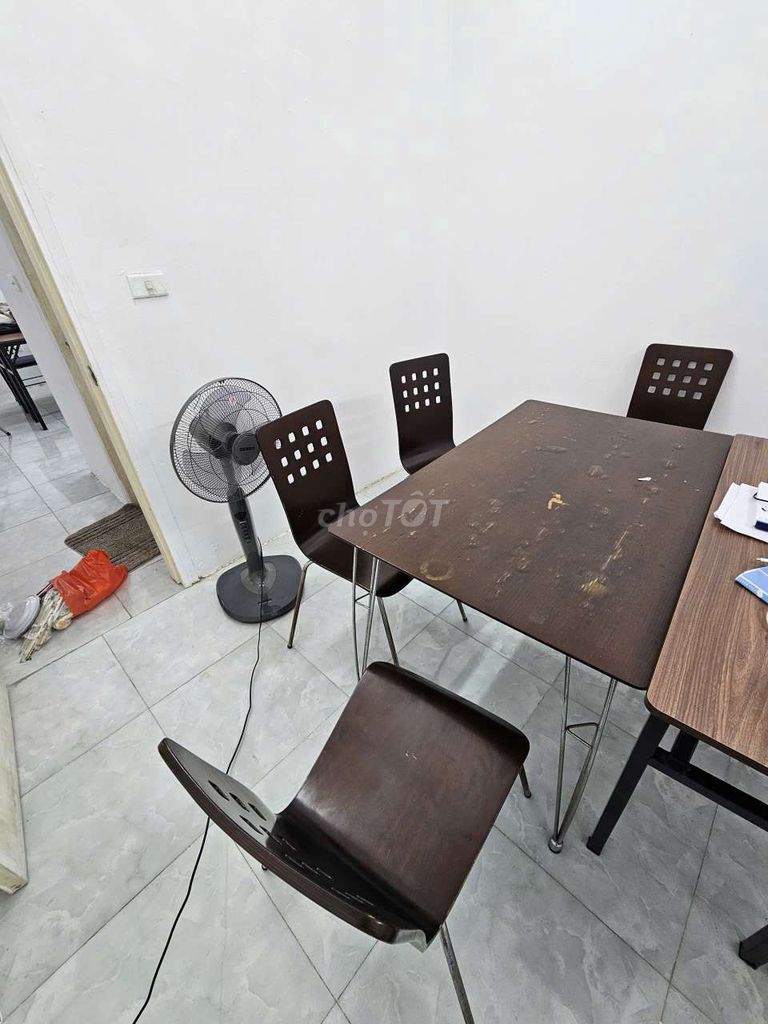 Bộ bàn ghế ăn Xuân Hòa Gỗ Nâu Đã sử dụng. Mua bán Bàn ghế tại Quận Hoàng Mai Hà Nội được đăng bởi Nguyễn Tuấn hình 1