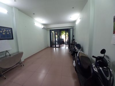 Mặt bằng mặt tiền đường Nguyễn Hoàng (Gần Trường THPT Thủ Thiêm)