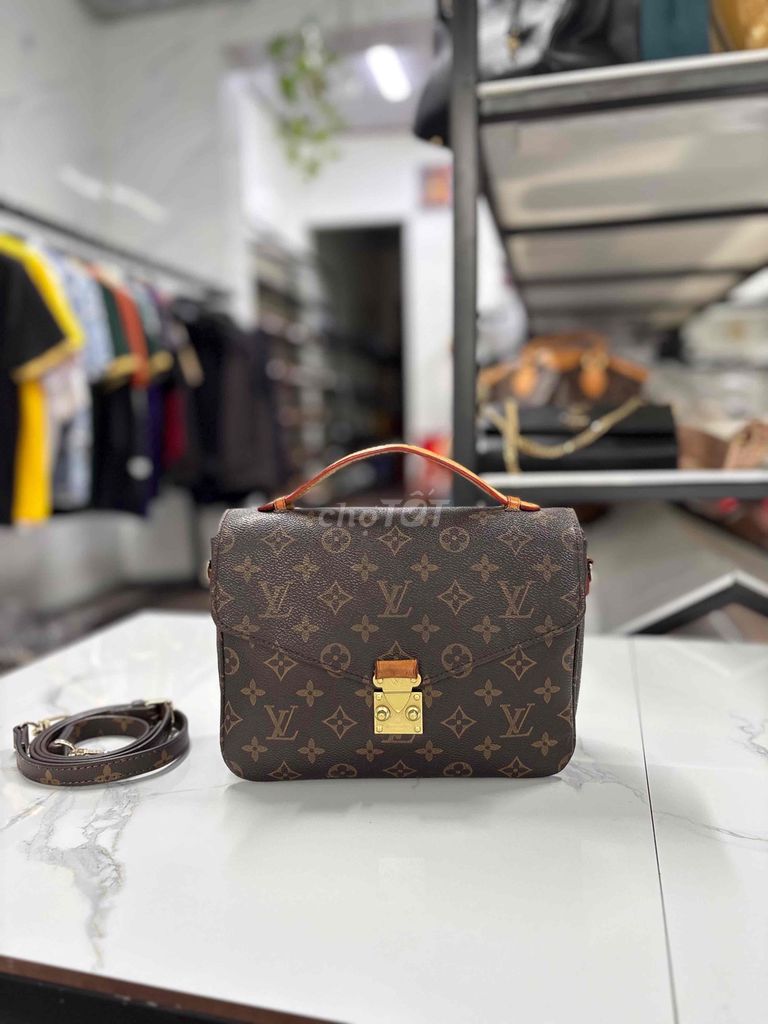 Túi xách Louis Vuitton. Mua bán Túi xách tại Thành phố Rạch Giá Kiên Giang được đăng bởi Túi secondhand hình 1