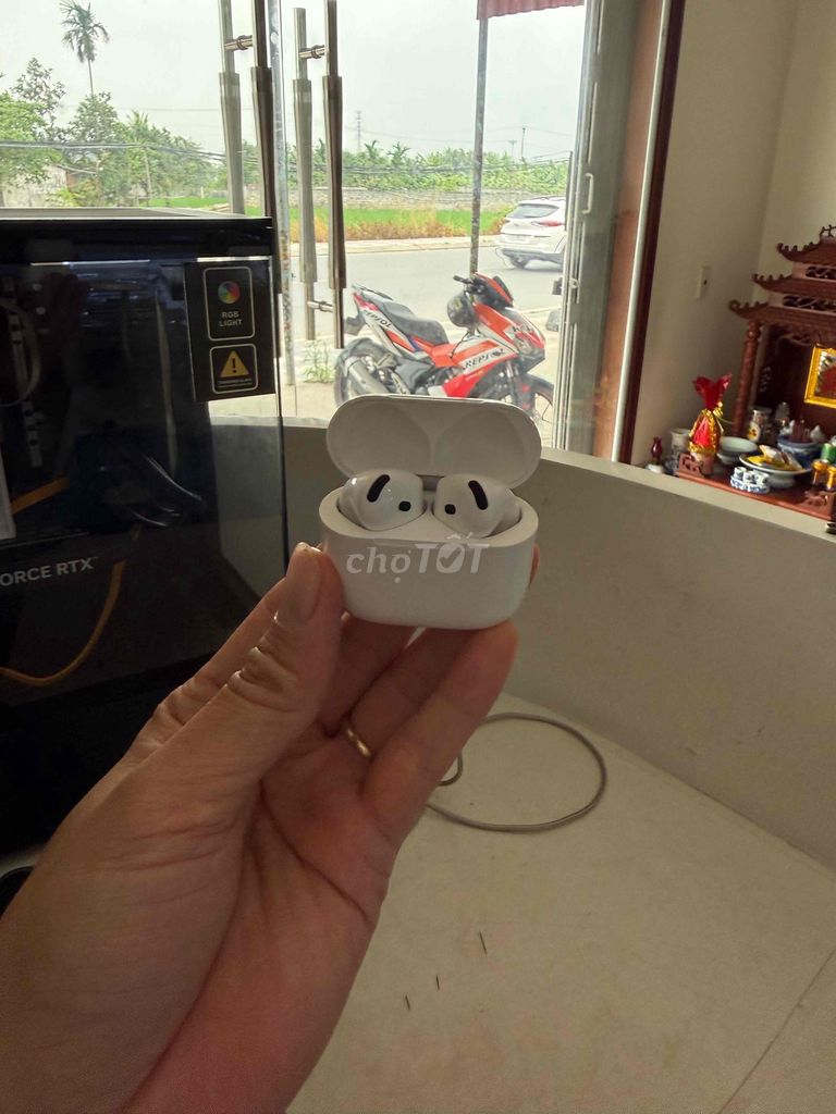 Tai nghe Apple AirPods Pro Trắng. Mua bán Tivi, Âm thanh tại Huyện Thuỷ Nguyên Hải Phòng được đăng bởi Hùng Nguyễn THP store hình 1