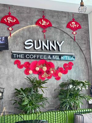 SUNNY _THE COFFEE & MILK TEA logo