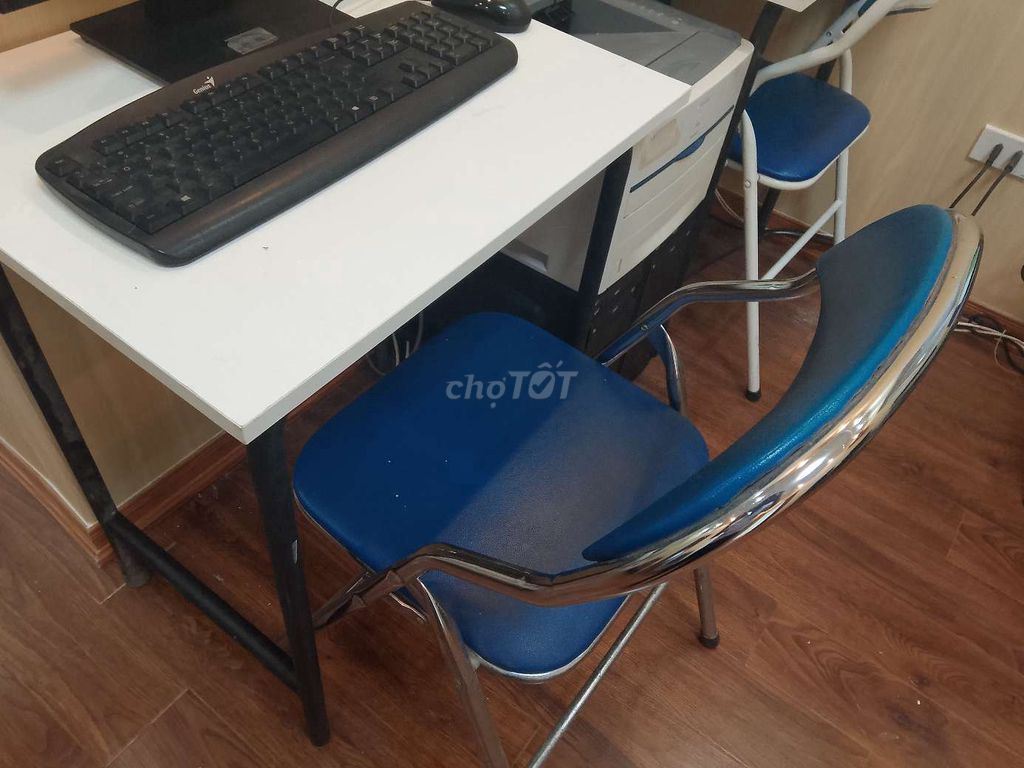 Bàn làm việc chân sắt mặt gỗ Trắng. Mua bán Bàn ghế tại Huyện Thanh Trì Hà Nội được đăng bởi Ban ghe hình 1