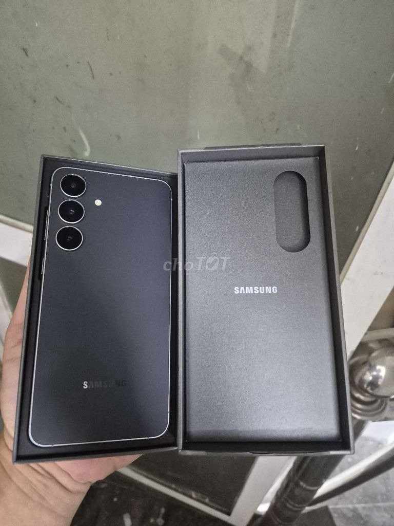 Samsung Galaxy S25 FE Xám Nguyên bản. Mua bán Điện thoại tại Quận Đống Đa Hà Nội được đăng bởi nguyen luong hình 1