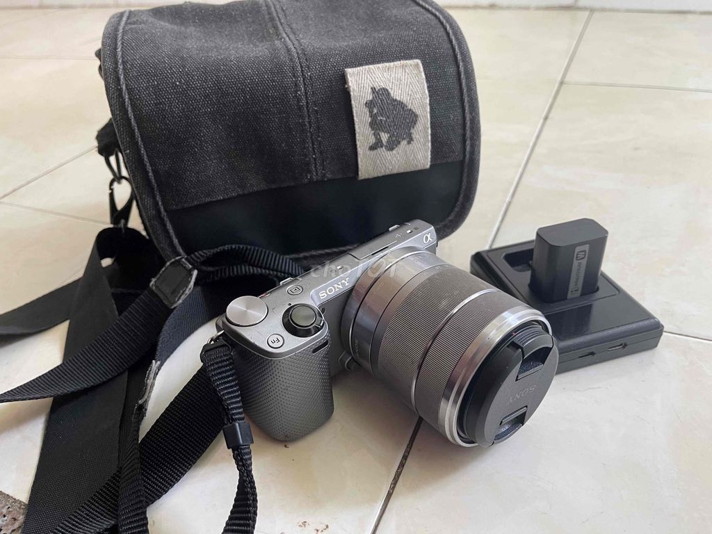 Máy ảnh Sony NEX-5R Bạc Đã sử dụng. Mua bán Máy ảnh, Máy quay tại Thị xã La Gi Bình Thuận được đăng bởi vân huỳnh (41- Tường Vân 12a8) hình 1