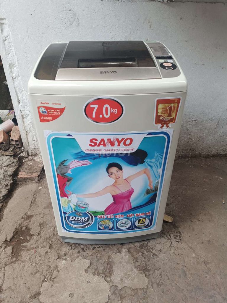 Thanh lý máy giặt Sanyo 7kg còn xài rất tốt