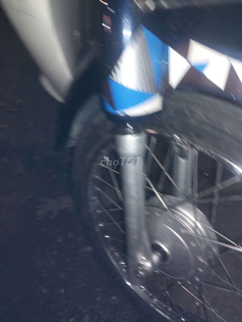 Xe 50 cc . K cần bằng lái. hà nội . Số đẹp. Mua bán Xe máy tại Quận Hai Bà Trưng Hà Nội được đăng bởi Anh Tùng hình 5