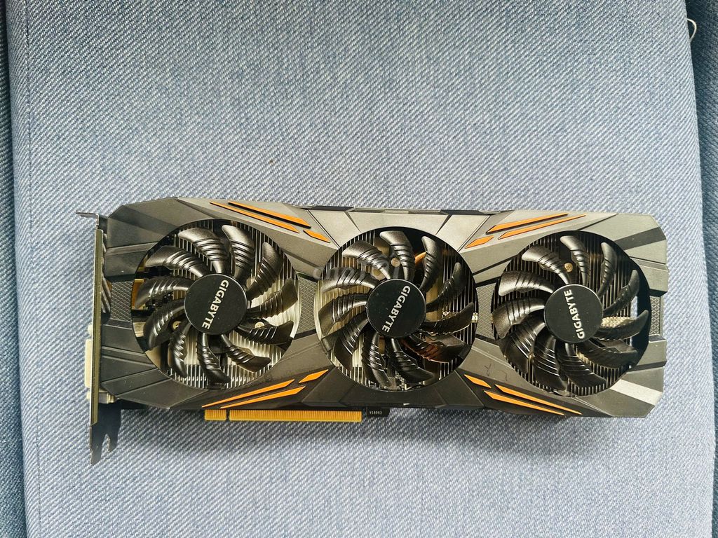 GIGA 1070 GAMING 8G 3FAN