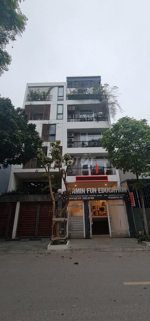 Cho thuê nhà phố 7 tầng 700m2 Giang Biên, Long Biên