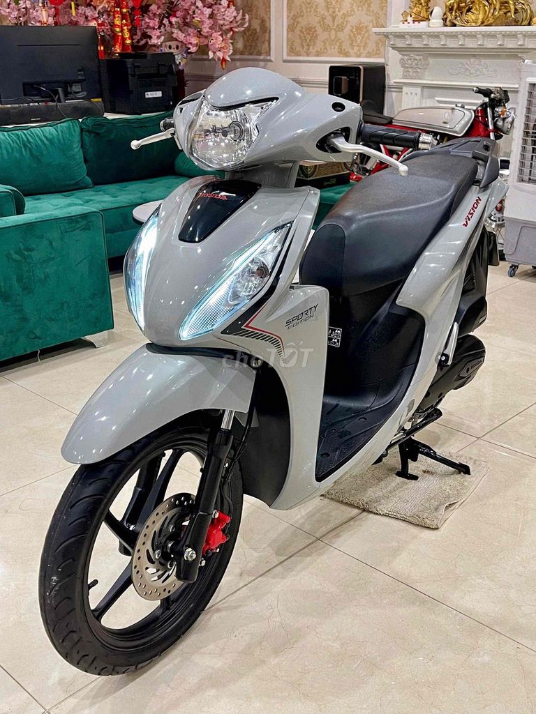 XE MÁY 68 - Honda Vision 2024 Xi Măng Lướt. Mua bán Xe máy tại Quận Hai Bà Trưng Hà Nội được đăng bởi Đức Anh hình 3