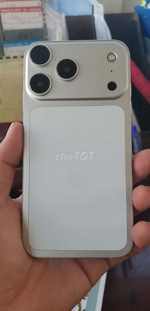 cần bán xr lên võ 17Pro full chuc nâng . Mua bán Điện thoại tại Huyện Đức Hòa Long An được đăng bởi huynh thành công hình 1