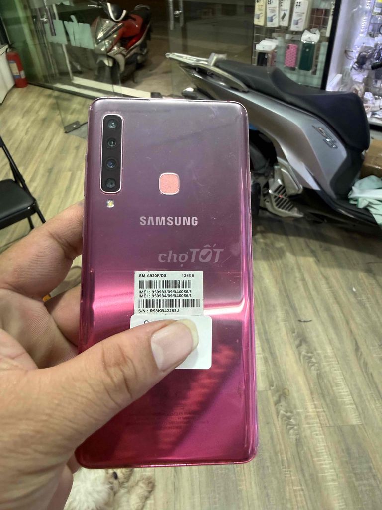 Samsung Galaxy A9 2018 6/128GB máy nguyên zin. Mua bán Điện thoại tại Quận Bình Tân Tp Hồ Chí Minh được đăng bởi Lý Kiệt Mobile hình 1