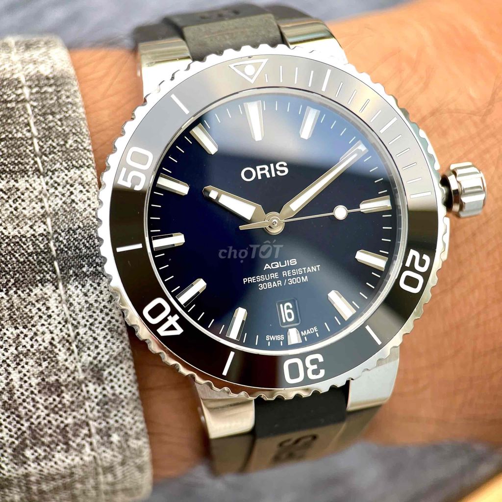 Oris Aquis Date Automatic Deep Blue