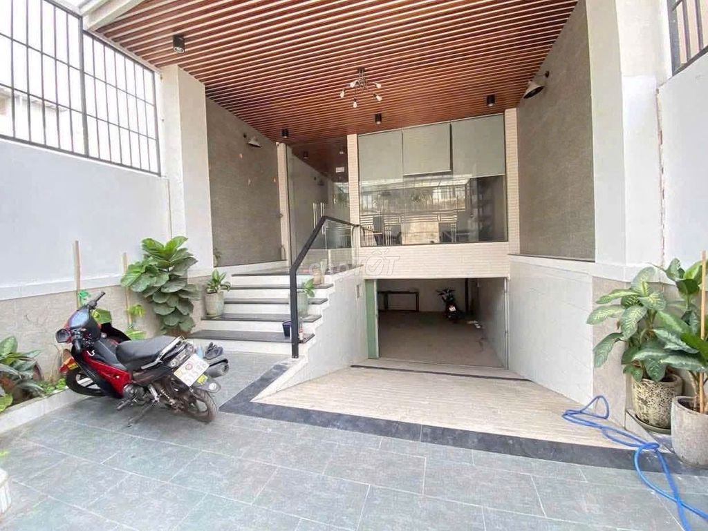 Здание 90м², 1 цоколь, 3 этажа, QL13, Hiep Binh Phuoc, Thu Duc, 25 млн