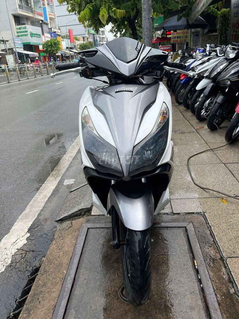 Honda Air Blade FI 2014 Серебристо-белый